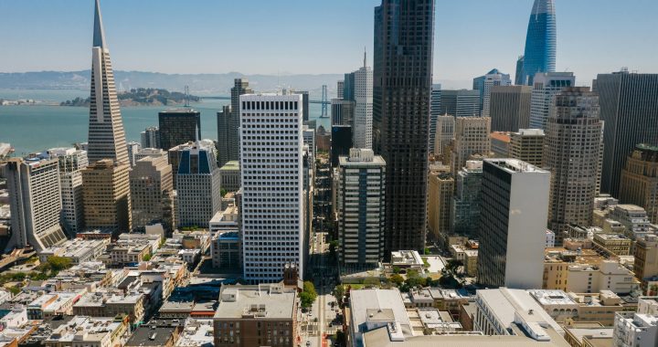 What can I expect for pay in kitchen/pub work in west coast cities?
